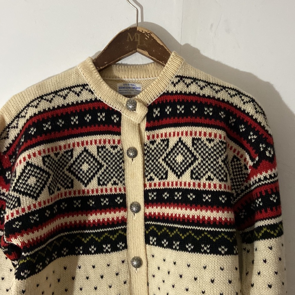 Sweater. - Picture 2 of 8